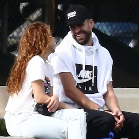 Exclusif - Shakira, Gerard Pique - Shakira et son compagnon sont allés encourager leurs fils lors de leur entrainement de football à Miami, le 30 décembre 2019.