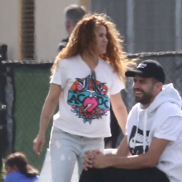 Exclusif - Shakira, Gerard Pique - Shakira et son compagnon sont allés encourager leurs fils lors de leur entrainement de football à Miami, le 30 décembre 2019.