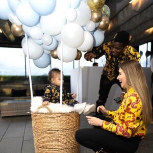 Paul et Maria Pogba ont fêté le premier anniversaire de leurs fils Shakur Labile le 5 janvier 2019. Toute la famille était habillée en Versace pour l'occasion.