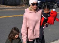 Khloé Kardashian : Sortie shopping avec sa fille True et sa nièce Penelope