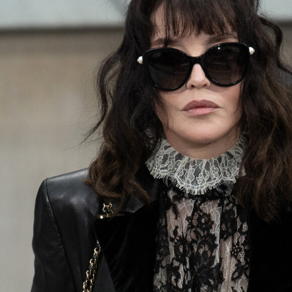 Isabelle Adjani assiste au défilé Chanel printemps-été 2020 durant la fashion week. Paris. Le 1er octobre 2020. @Aurore Marechal/ABACAPRESS.COM