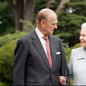 La reine Elizabeth et le prince Philip fêtent leurs noces de diamant à Broadlands, en 2007, là où ils avaient passé leur lune de miel, 60 ans plus tôt.
