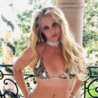 Britney Spears : En bikini dans son jardin, la chanteuse est canon