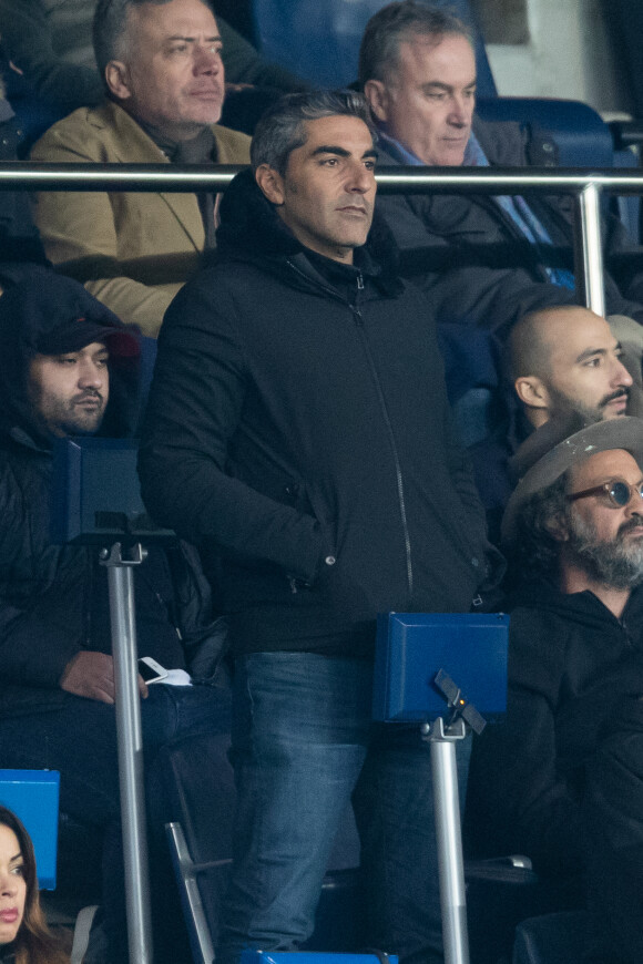 Ary Abittan dans les tribunes lors du match de Ligue 1 opposant le Paris Saint-Germain à l'AS Monaco au Parc des Princes à Paris, France, le 12 janvier 2020. Le PSG fait match nul face à l'AS Monaco (3-3).