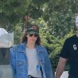 Exclusif - Justin Timberlake et sa femme Jessica Biel se baladent main dans la main après avoir déjeuné en amoureux dans les rues de Los Feliz à Los Angeles, le 20 mai 2019