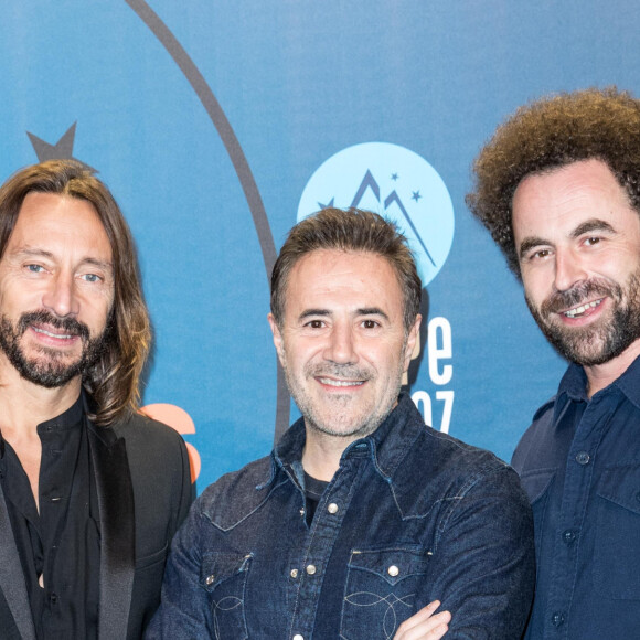 Bob Sinclar (Christophe Le Friant) (membre du jury), José Garcia (président du jury) et le réalisateur Nicolas Benamou (membre du jury) lors du photocall de la soirée d'ouverture de la 23ème édition du festival international du film de comédie l'Alpe d'Huez, Isère, France, le 14 janvier 2020. © Cyril Moreau/Bestimage