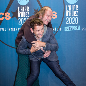 Dany Boon et Philippe Katerine lors du photocall de la soirée d'ouverture de la 23ème édition du festival international du film de comédie l'Alpe d'Huez, Isère, France, le 14 janvier 2020. © Cyril Moreau/Bestimage