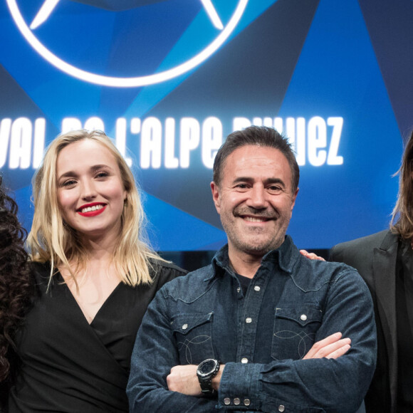 Le Jury du festival : Sabrina Ouazani, Chloé Jouannet, José Garcia (président), Bob Sinclar et Nicolas Benamou lors de la soirée d'ouverture de la 23ème édition du festival international du film de comédie l'Alpe d'Huez, Isère, France, le 14 janvier 2020. © Cyril Moreau/Bestimage