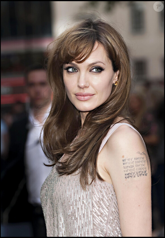 Angelina Jolie à la première du film " Salt" à Londres