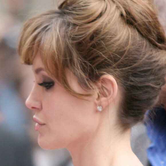 Angelina Jolie à la première du film "Salt" au Grand Rex, à Paris, le 17 août 2018.