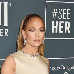 Jennifer Lopez - lors de la 25ème édition de la soirée des Critics Choice Awards au Barker Hangar à Santa Monica, Los Angeles, Californie, Etats-Unis, le 12 janvier 2020.