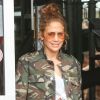 Exclusif - Jennifer Lopez sort de son cours de gym avec des amis puis se rend dans les studios "Telemundo" à Miami, le 8 janvier 2020.