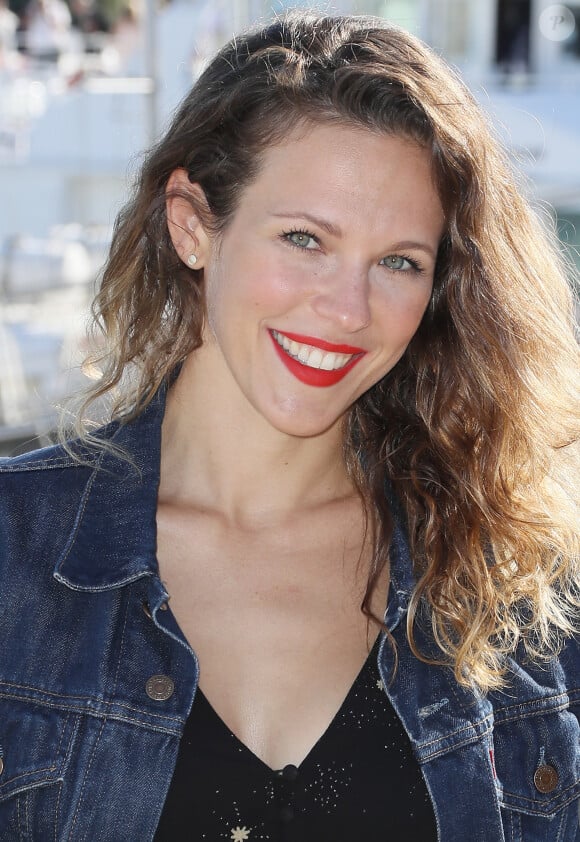 Lorie Pester (Laure) pour le feuilleton télévisé "Demain nous appartient" au photocall du quatrième jour du festival international du film de La Rochelle, France, le 15 septembre 2018. © Patrick Bernard/Bestimage