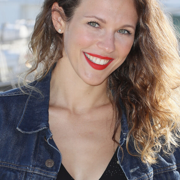 Lorie Pester (Laure) pour le feuilleton télévisé "Demain nous appartient" au photocall du quatrième jour du festival international du film de La Rochelle, France, le 15 septembre 2018. © Patrick Bernard/Bestimage