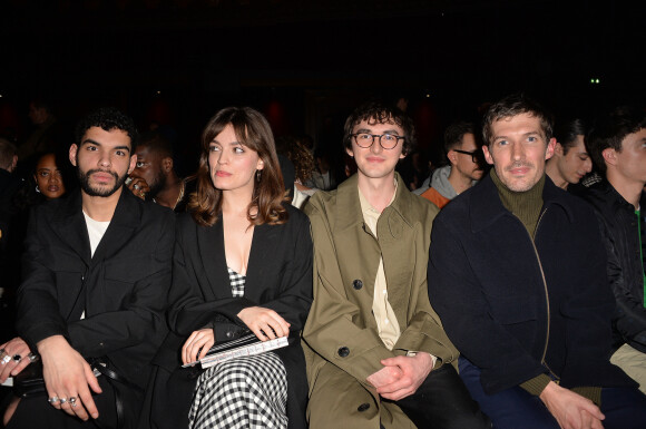 Sami Outalbali, Emma Mackey, Isaac Hempstead-Wright, Gwilym Lee - People au défilé AMI d'Alexandre Mattiussi lors de la fashion week Homme collection Automne/Hiver 2020-2021 à Paris, le 14 janvier 2020. © Veeren Ramasamy-Christophe Clovis / Bestimage