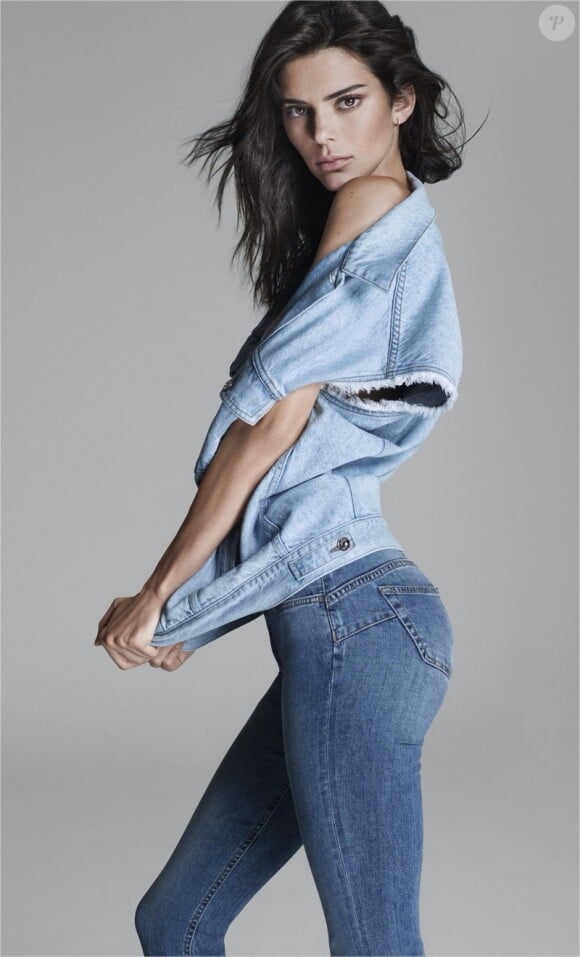Kendall Jenner pose pour la nouvelle campagne de la marque italienne de jeans Liu-Jo