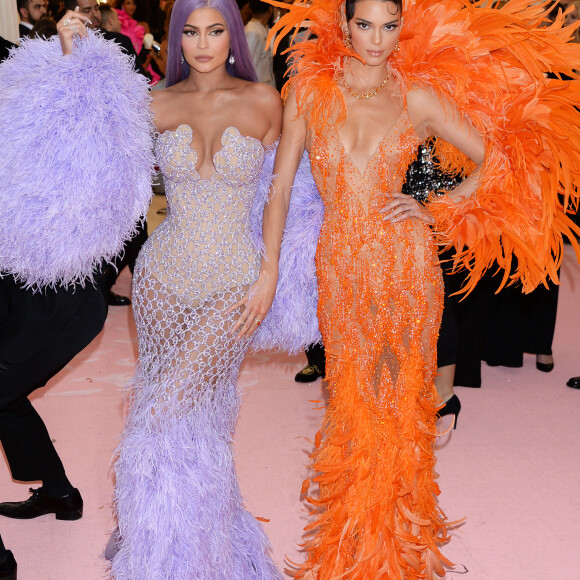 Kylie Jenner et Kendall Jenner - Arrivées des people à la 71ème édition du MET Gala sur le thème "Camp: Notes on Fashion" au Metropolitan Museum of Art à New York, le 6 mai 2019