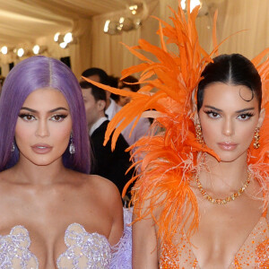 Kylie Jenner et Kendall Jenner - Arrivées des people à la 71ème édition du MET Gala sur le thème "Camp: Notes on Fashion" au Metropolitan Museum of Art à New York, le 6 mai 2019