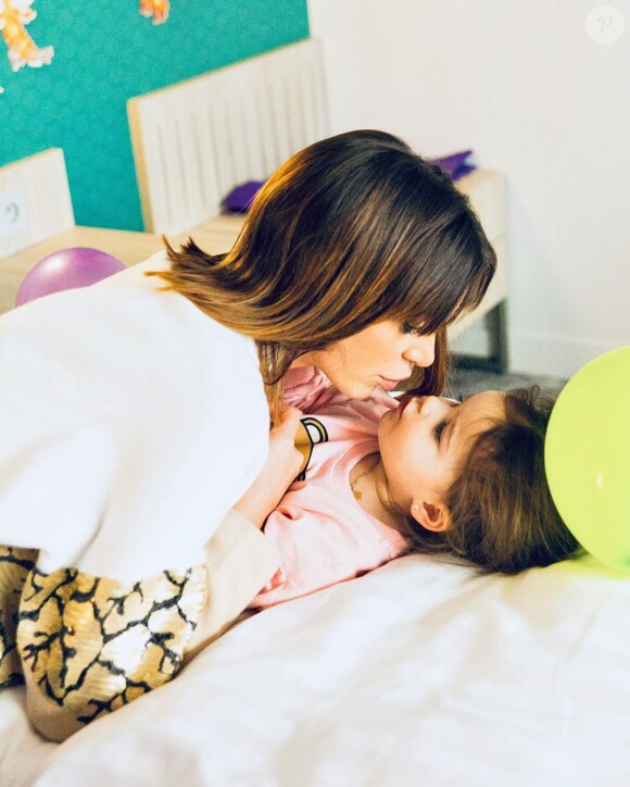 Julia Paredes heureuse avec sa fille Luna, le 4 décembre 2019, sur Instagram