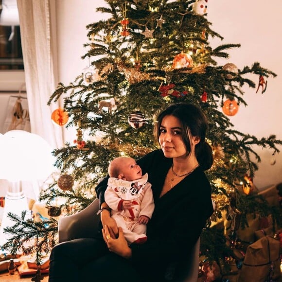 Annily, la fille aînée d'Alizée, pose avec Maggy sur Instagram, le 29 décembre 2019.