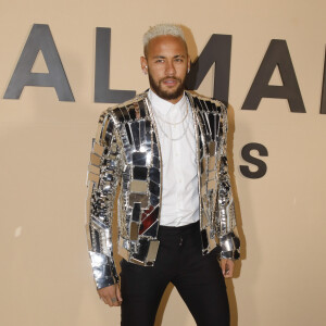 Neymar Jr assiste au défilé de mode Homme automne-hiver 2020/2021 "Balmain" à Paris. Le 17 janvier 2020 © Veeren Ramsamy-Christophe Clovis / Bestimage
