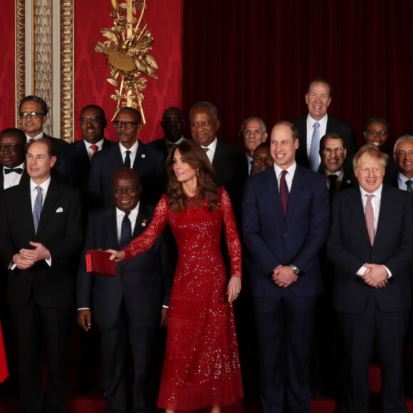 Le prince Edward, comte de Wessex, Sophie Rhys-Jones, comtesse de Wessex, Le prince William, duc de Cambridge, et Kate Middleton, duchesse de Cambridge, le Premier ministre Boris Johnson, la princesse Anne entourent les invités - Le prince William, duc de Cambridge, et Kate Middleton, duchesse de Cambridge, accueillent les invités de la réception organisée pour le début du "Sommet Grande-Bretagne-Afrique sur les investissements" à Buckingham Palace, le 20 janvier 2020.