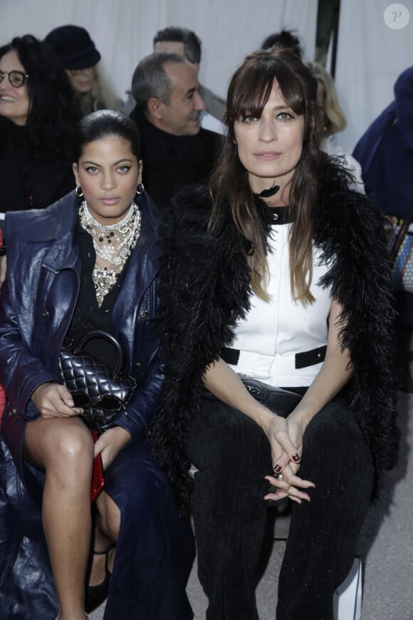Naomi Diaz et Caroline de Maigret assistent au premier défilé Chanel, collection Haute Couture printemps-été 2020, au Grand Palais. Paris, le 21 janvier 2020. © Olivier Borde / BestImage