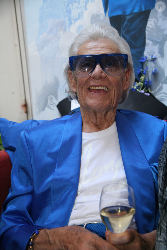 Michou fête son 88ème anniversaire dans son cabaret avec ses amis à Paris le 18 juin 2019. © JLPPA/Bestimage