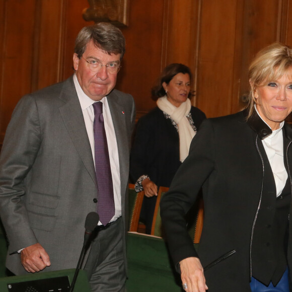 Xavier Darcos (Chancelier de l'Institut de France), Brigitte Macron (Trogneux) - Remise du prix 2017 "Institut de France / Fondation Stéphane Bern pour l'histoire et le patrimoine" à l'Institut de France à Paris, France, le 11 janvier 2018. © CVS/Bestimage