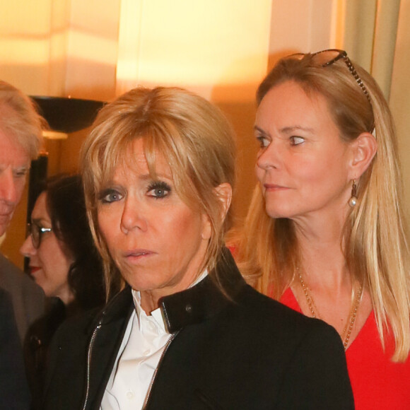 Brigitte Macron (Trogneux) et Constance de Bourbon-Parme - Remise du prix 2017 "Institut de France / Fondation Stéphane Bern pour l'histoire et le patrimoine" à l'Institut de France à Paris, France, le 11 janvier 2018. © CVS/Bestimage