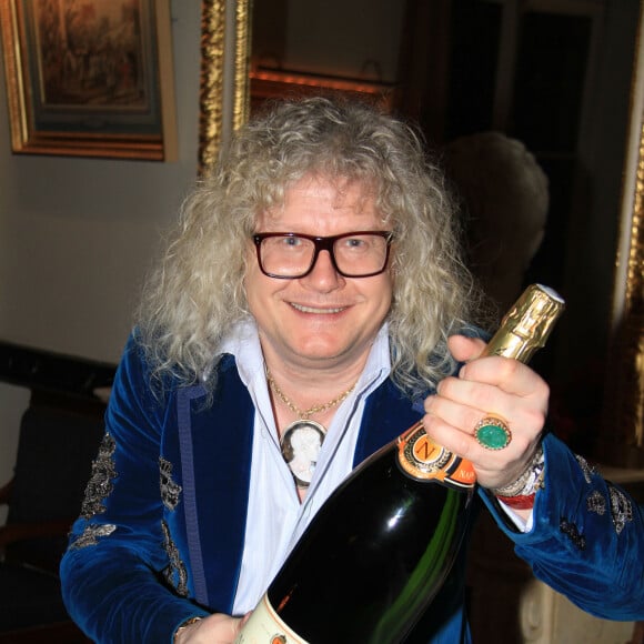 Exclusif - Pierre-Jean Chalençon (Affaire conclue) lors du cocktail champagne Napoléon au palais Vivienne à Paris, France, le 12 avril 2019. © Philippe Baldini/Bestimage