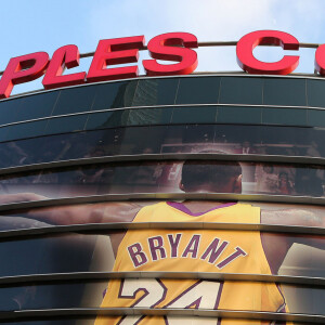 Illustration au match de basket des Lakers contre Utah Jazz NBA au Staples Center à Los Angeles, le 13 avril 2016.