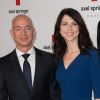 Jeffrey "Jeff" Bezos ( CEO Amazon.com ) avec son ex-femme Mackenzie Bezos - Les célébrités posent lors du photocall de la soirée "Axel Springer Award 2018" à Berlin le 24 avril 2018.