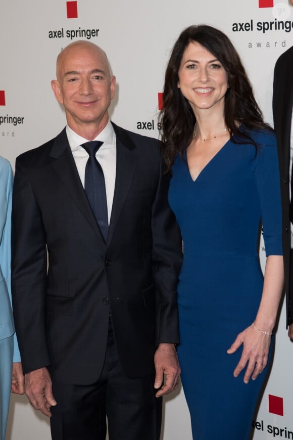 Jeffrey "Jeff" Bezos ( CEO Amazon.com ) avec son ex-femme Mackenzie Bezos - Les célébrités posent lors du photocall de la soirée "Axel Springer Award 2018" à Berlin le 24 avril 2018.