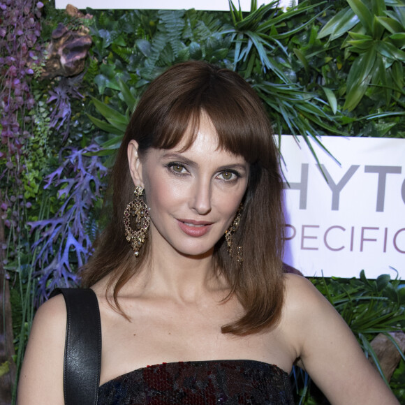 Frédérique Bel - Soirée de lancement des produits Phyto Specific de la marque Phyto à la Pause Parisienne à Paris suivie d'un showcase de G. Dourdan, le 19 novembre 2019. © Pierre Perusseau/Bestimage