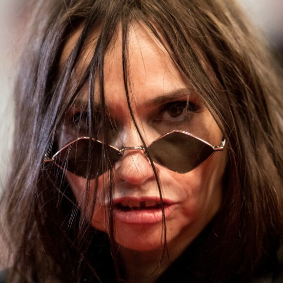 Béatrice Dalle - Montée des marches du film "Lux Aeterna" lors du 72e Festival International du Film de Cannes. Le 18 mai 2019 © Jacovides-Moreau / Bestimage