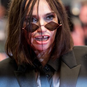 Béatrice Dalle - Montée des marches du film "Lux Aeterna" lors du 72e Festival International du Film de Cannes. Le 18 mai 2019 © Jacovides-Moreau / Bestimage