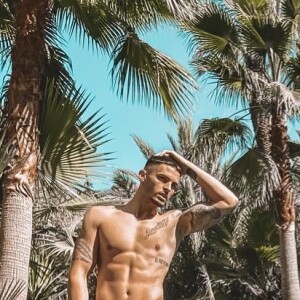 Baptiste Giabiconi torse nu sur Instagram, le 25 octobre 2019, à Marrakech