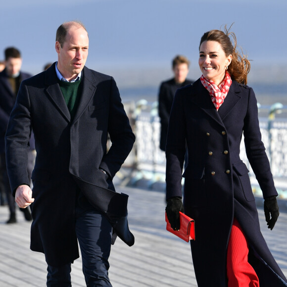Le prince William, duc de Cambridge, Catherine Kate Middleton, duchesse de Cambridge, lors d'une visite de la station de sauvetage RNLI Mumbles près de Swansea dans le sud du Pays de Galles le 4 février 2020.