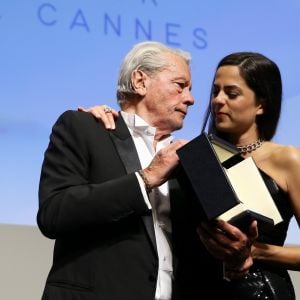 Alain Delon et sa fille Anouchka - Remise de la Palme d'Honneur à Alain Delon lors du 72e Festival International du Film de Cannes. Le 19 mai 2019. Jacovides-Moreau/BestImage