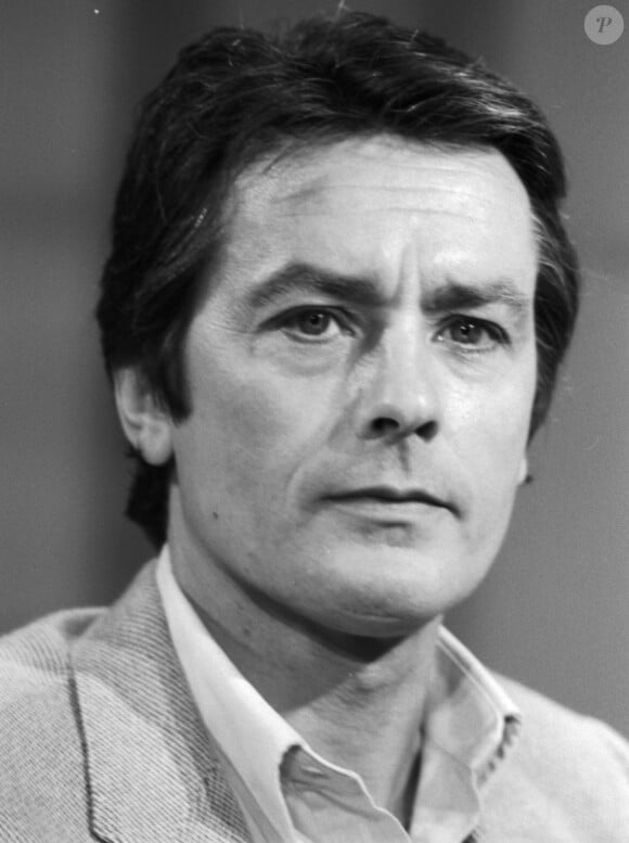 Archives - Alain Delon en promotion pour le film "Trois hommes à abattre" dans l'émission de E.Ruggieri. Décembre 1980 © Jean-Claude Woestelandt / Bestimage