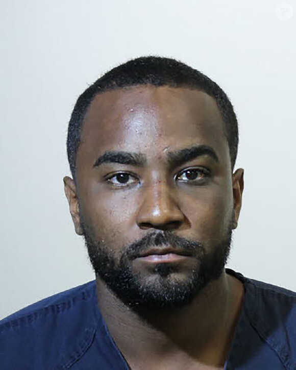 Nick Gordon, jugé responsable de la mort en 2015 de sa petite amie Bobbi Kristina Brown, fille unique de la légende de la pop américaine W. Houston, a été retrouvé mort à son tour à l'âge de 30 ans. Son frère a confirmé que son décès serait dû à une overdose. Nick Gordon à nouveau arrêté par la police. L'ancien compagnon de Bobbi Kristina Brown, la fille de Whitney Houston a été arrêté par la police pour violences domestiques suite à l'appel téléphonique de sa compagne actuelle dans la nuit de vendredi à samedi. Elle a été hospitalisée.