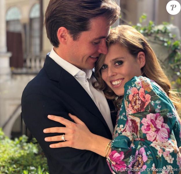 La princesse Beatrice et Edoardo Mapelli Mozzi ont annoncé leurs fiançailles le 26 septembre 2019. 