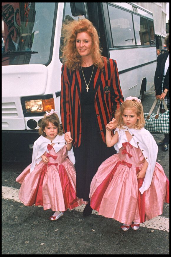 Sarah Ferguson et ses filles Beatrice et Eugenie en 1994.