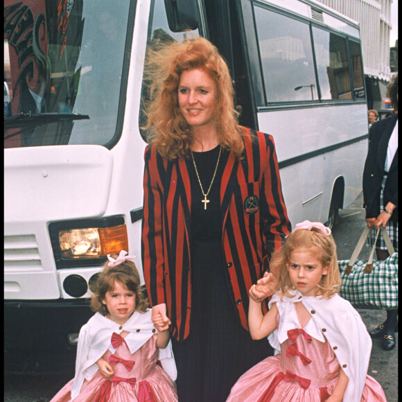 Sarah Ferguson et ses filles Beatrice et Eugenie en 1994.