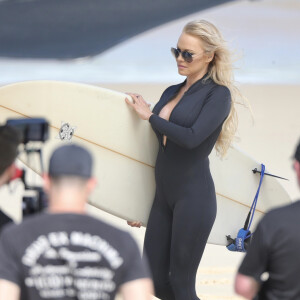 Exclusif - Pamela Anderson sur le tournage d'une publicité pour Ultra Tunes TV sur la plage de Gold Coast sur la côte est de l'Australie, le 26 novembre 2019