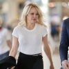 Exclusif - Pamela Anderson arrive à Gold Coast en Australie pour tourner une publicité le 25 novembre 2019.