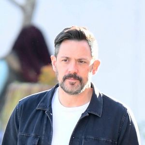 Exclusif - Jenna Dewan, enceinte, et son compagnon Steve Kazee lors d'une balade à pied à Los Angeles le 28 janvier 2020.