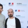 Jérémy Clapin (à droite) assiste à la cérémonie des World Cinema Awards à la Résidence du Consul de France à Beverly Hills, le 10 février 2020.