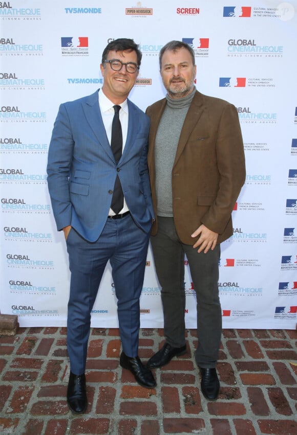 Stanislas Ruskoski et Mark Garottons assistent à la cérémonie des World Cinema Awards à la Résidence du Consul de France à Beverly Hills, le 10 février 2020.